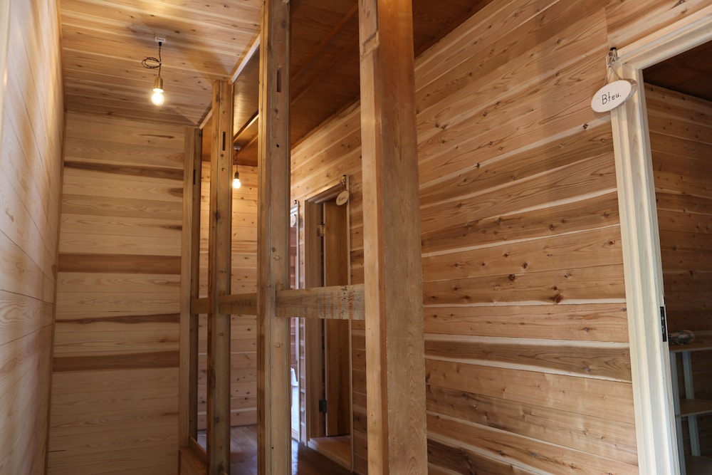 内装1 | Riviera Iya Valley