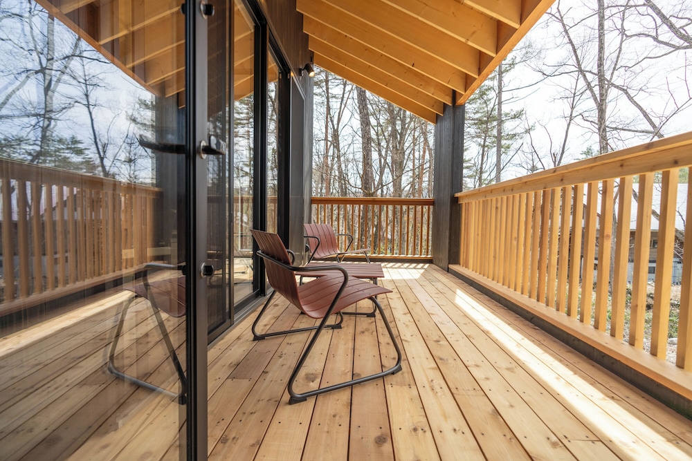 シャレー 4 ベッドルーム バルコニー3 | Boots Off Collection