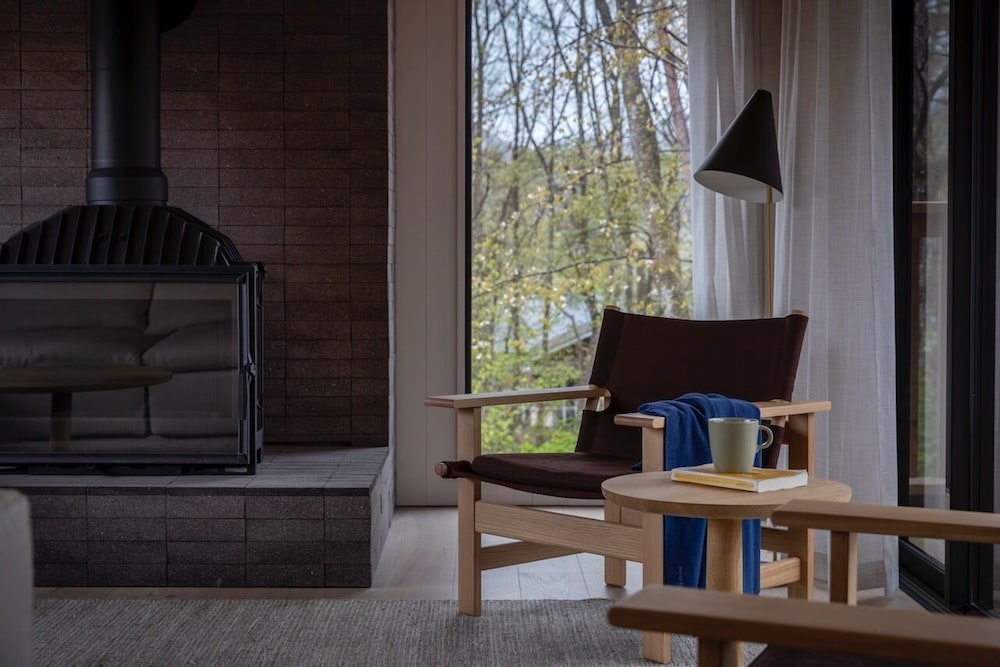 シャレー 4 ベッドルーム リビング エリア0 | Boots Off Collection