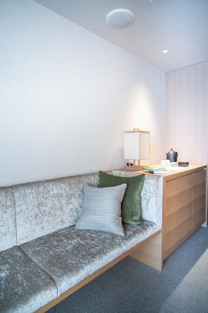 デラックス ダブルまたはツインルーム シティビュー 客室3 | KIORI Hotel Takakura