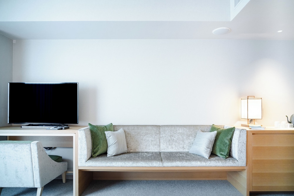 デラックス ダブルまたはツインルーム シティビュー 客室1 | KIORI Hotel Takakura