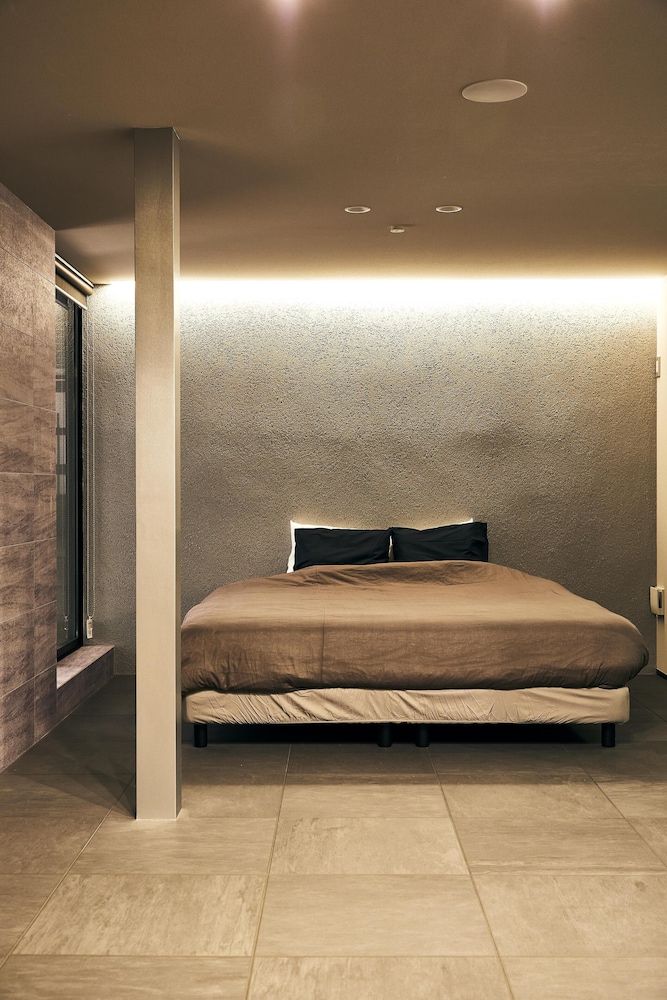 1階 ダイニングスイート 禁煙 (現在BBQ利用不可) 客室4 | MUSASHI Condo Shinjuku