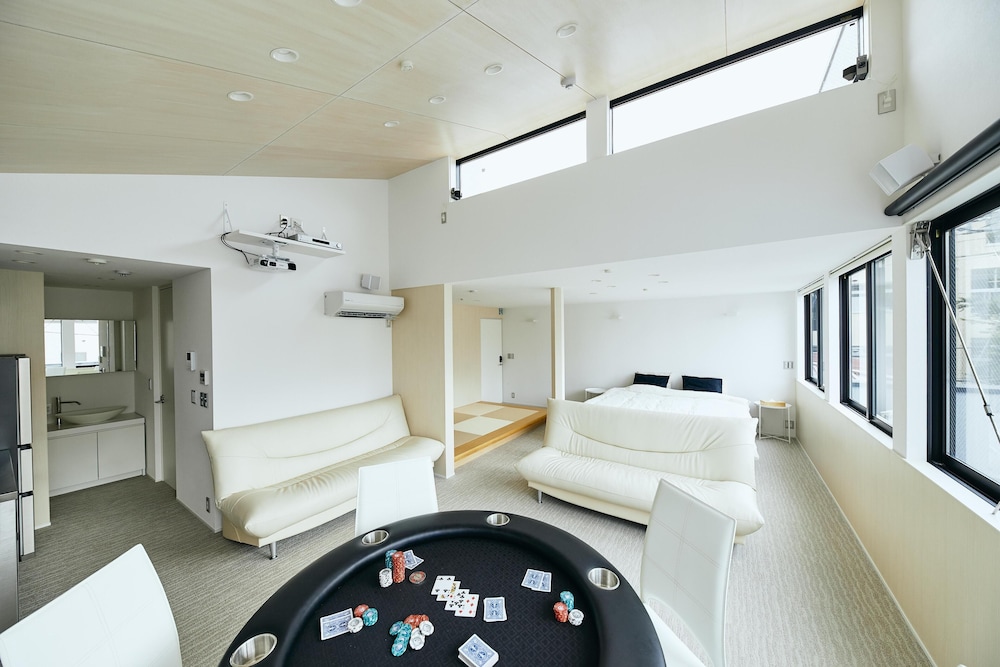 3階 バルコニースイート 禁煙 (現在BBQ利用不可) 客室2 | MUSASHI Condo Shinjuku