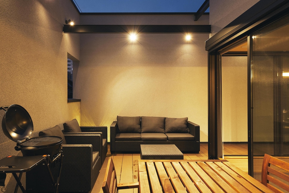 2階 テラススイート 禁煙 (現在BBQ利用不可) 客室2 | MUSASHI Condo Shinjuku