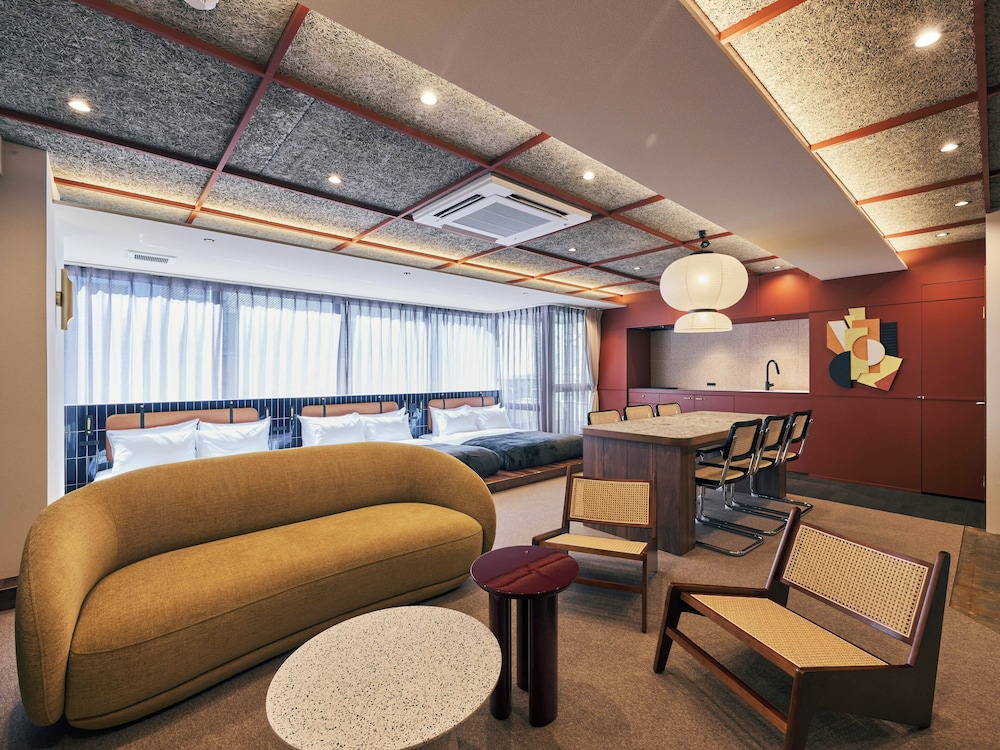 スーペリア スタジオ リビング エリア2 | illi Jam Shinsaibashi