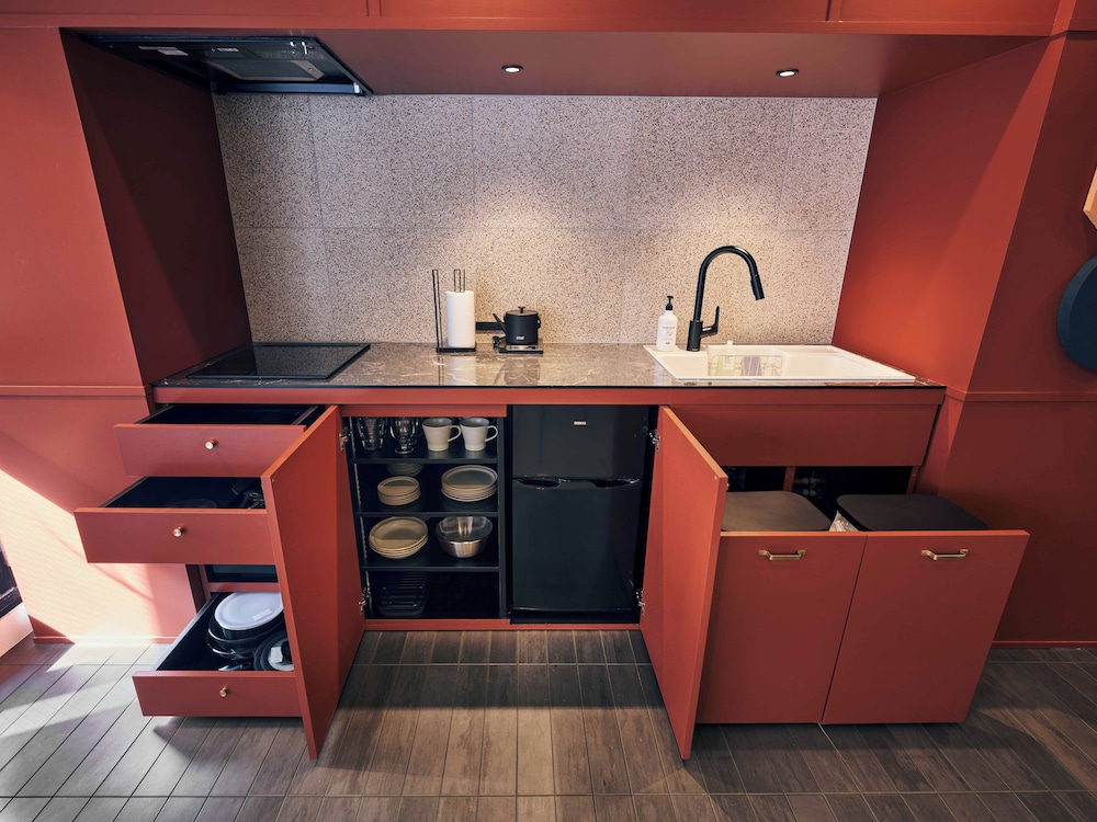 スーペリア スタジオ 専用キッチン1 | illi Jam Shinsaibashi