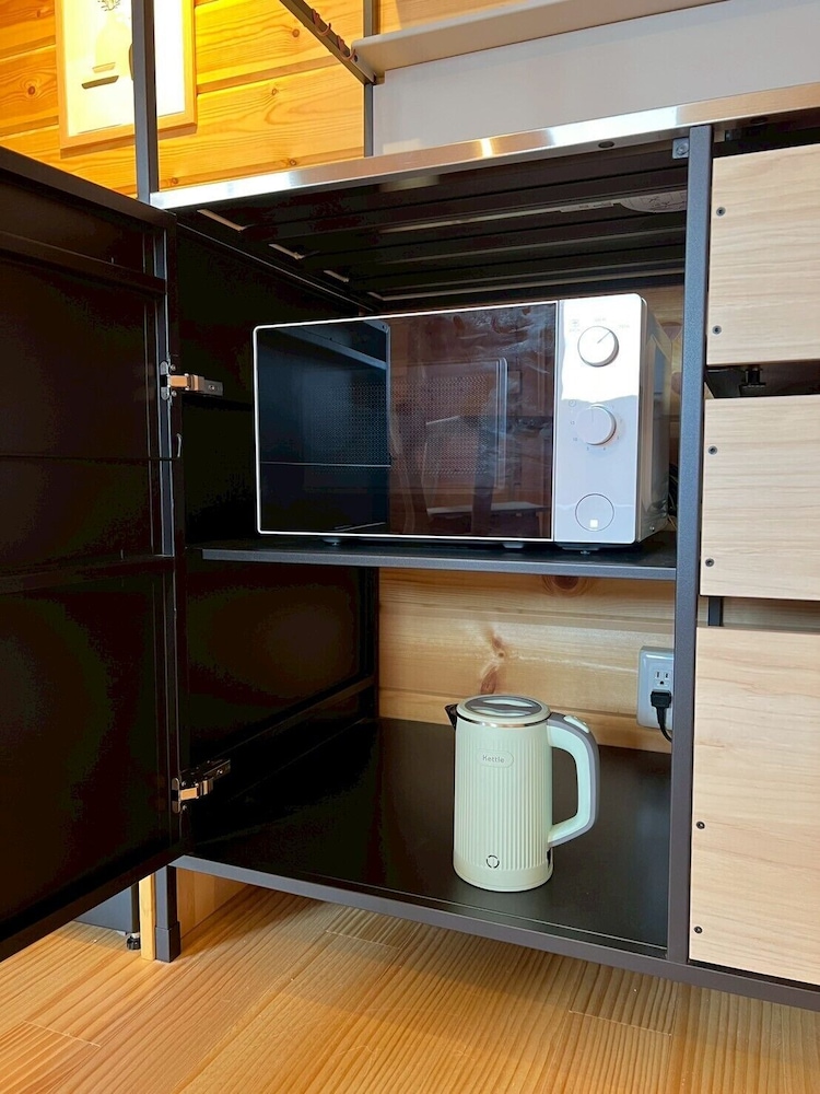 オリーブコテージ 禁煙 専用バスルーム 電子レンジ1 | Naoshima Cottage