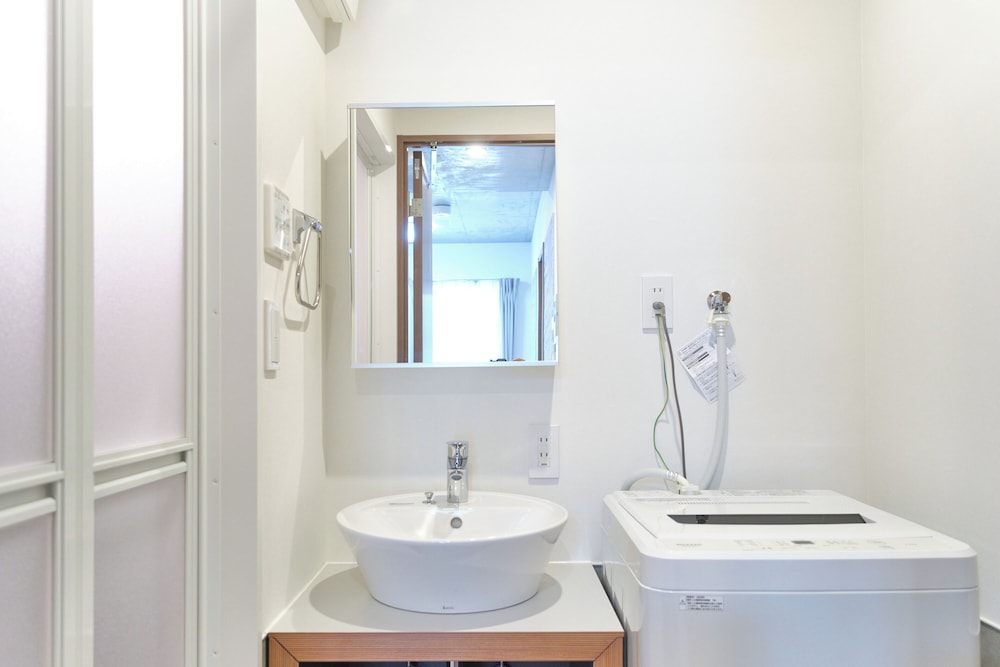 101 禁煙 バスルーム1 | J-ARC 新宿