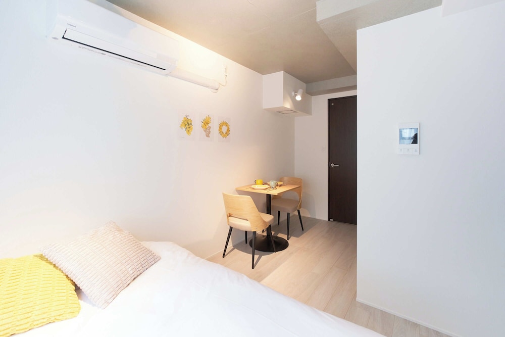 B-1(2p)禁煙 客室4 | ベリエ三軒茶屋 by Tranova