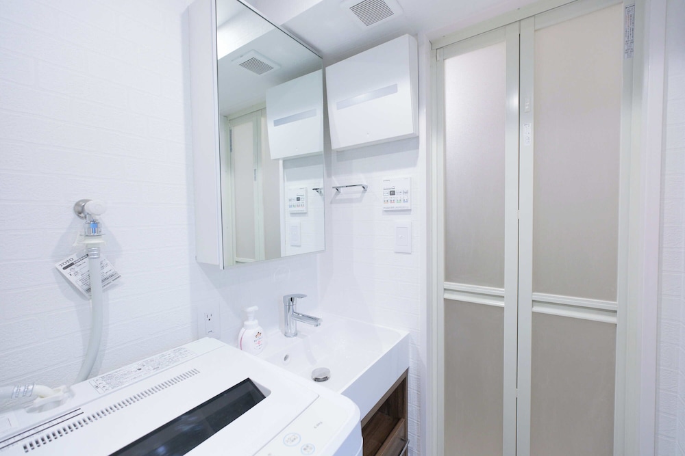 A-2(2p)禁煙 バスルーム2 | ベリエ三軒茶屋 by Tranova