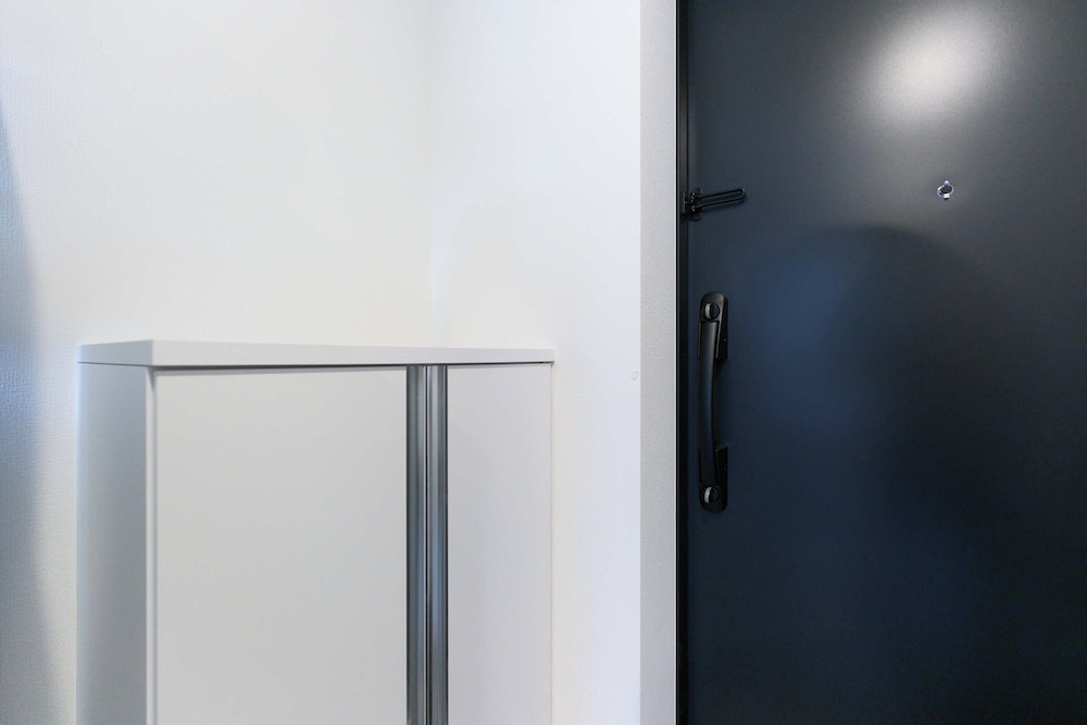 B-1(2p)禁煙 客室3 | ベリエ三軒茶屋 by Tranova