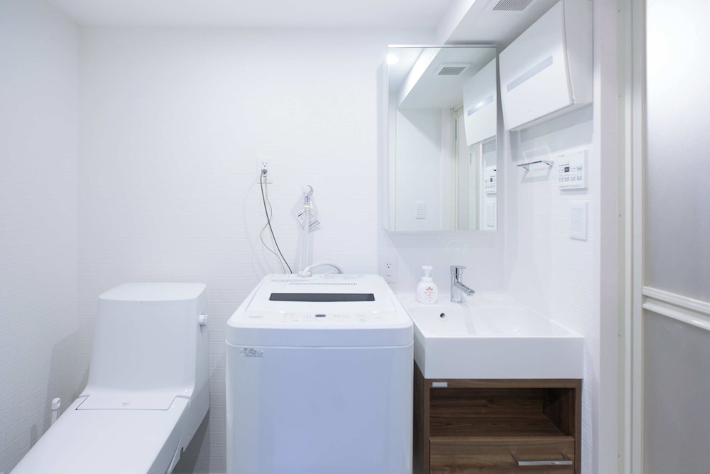 B-1(2p)禁煙 バスルーム1 | ベリエ三軒茶屋 by Tranova