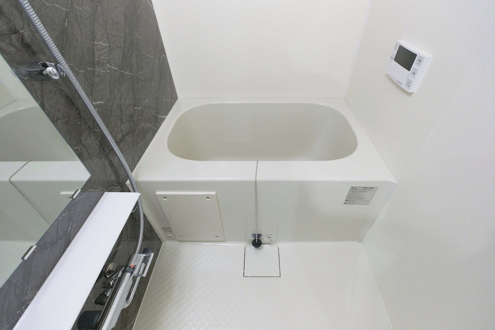 A-2(2p)禁煙 バスルーム1 | ベリエ三軒茶屋 by Tranova