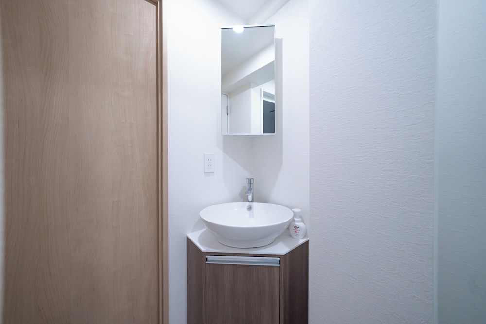 B(6p)禁煙 バスルーム2 | Yamamoto Building by Tranova