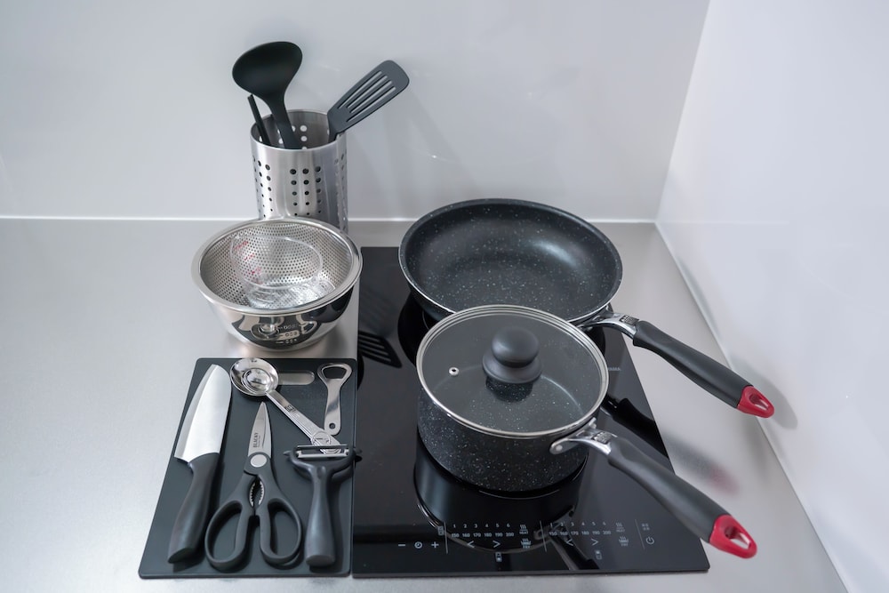 B(6p)禁煙 専用キッチン2 | Yamamoto Building by Tranova