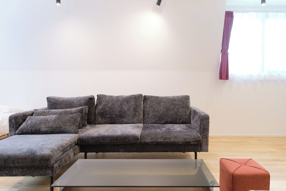 D(6p)禁煙 リビング エリア7 | グランメゾン夏目坂 by Tranova