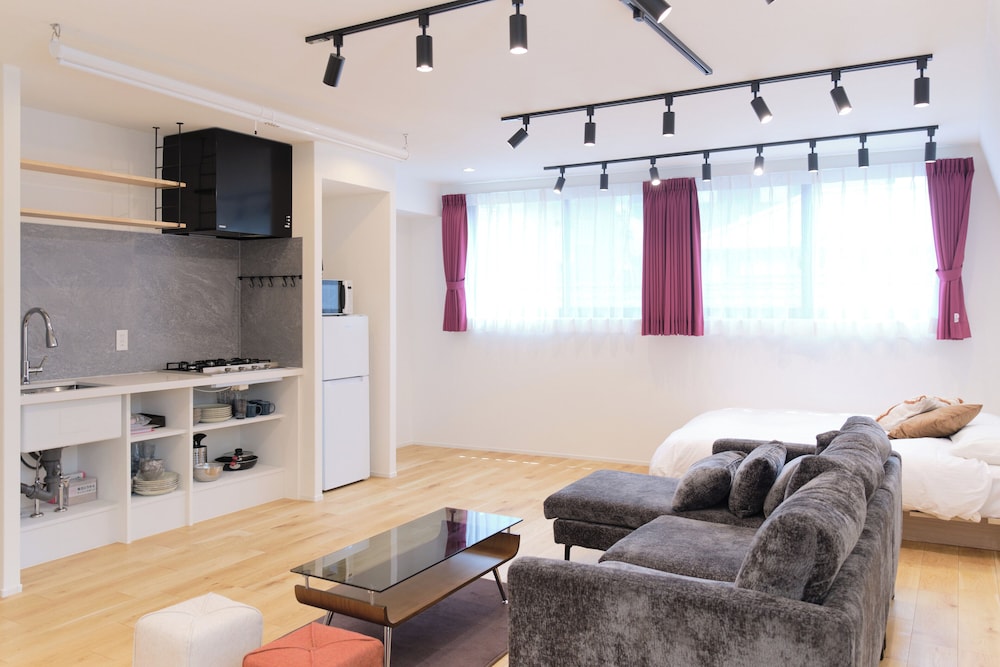 D(6p)禁煙 リビング エリア3 | グランメゾン夏目坂 by Tranova