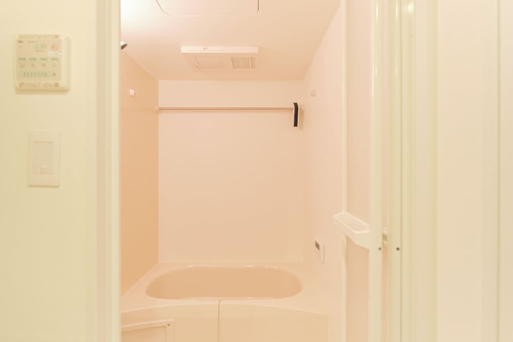 C(3p)禁煙 バスルーム3 | グランメゾン夏目坂 by Tranova