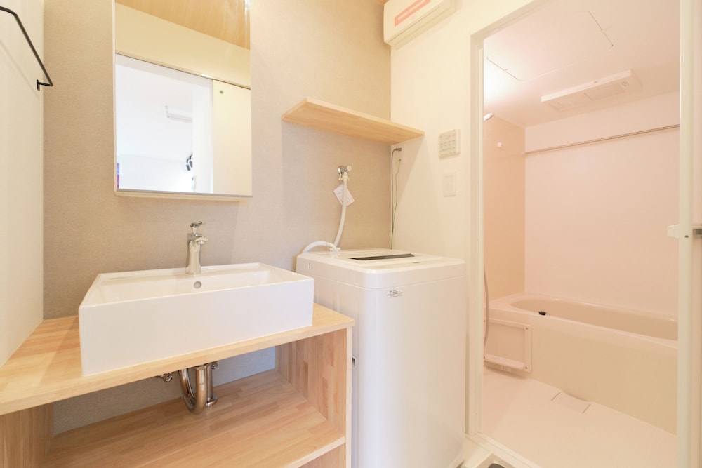 D(6p)禁煙 バスルーム3 | グランメゾン夏目坂 by Tranova