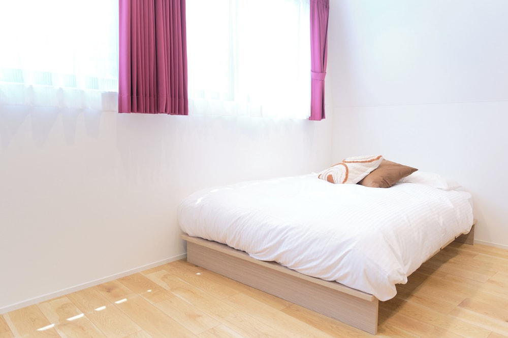 D(6p)禁煙 リビング エリア1 | グランメゾン夏目坂 by Tranova