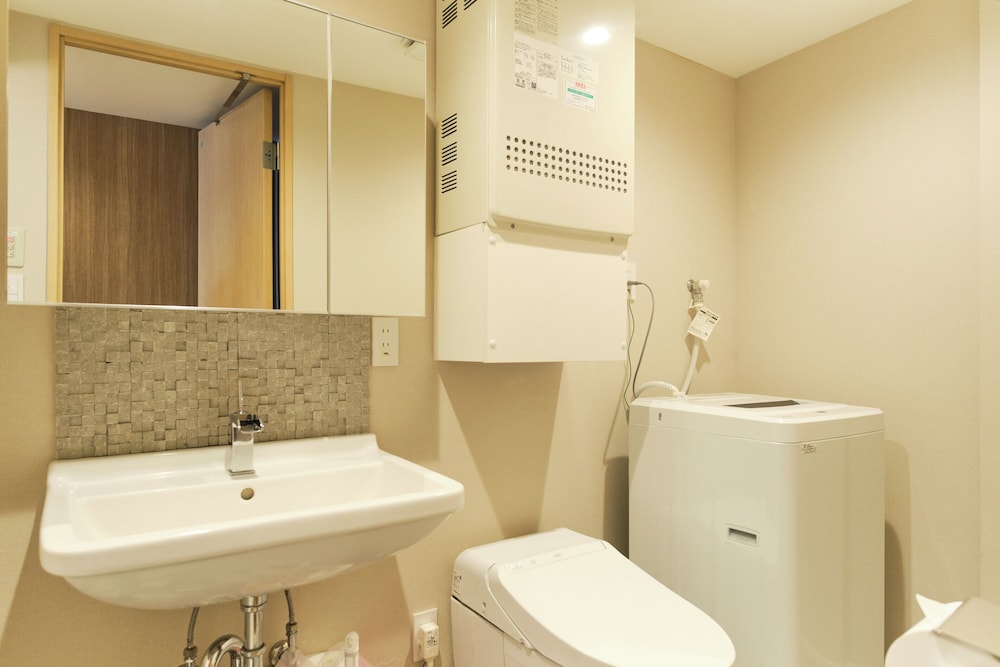 503 (3p) 禁煙 バスルーム1 | ユープレイス下北沢