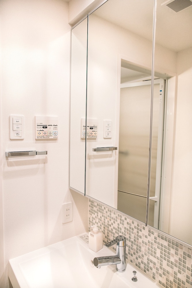 ダブルルーム 禁煙 バスルーム1 | Dash Living Nihonbashi