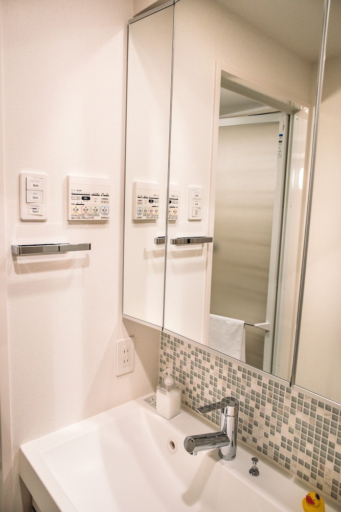 ダブルルーム ダブルベッド 1 台ソファーベッド付き 禁煙 バスルーム1 | Dash Living Nihonbashi