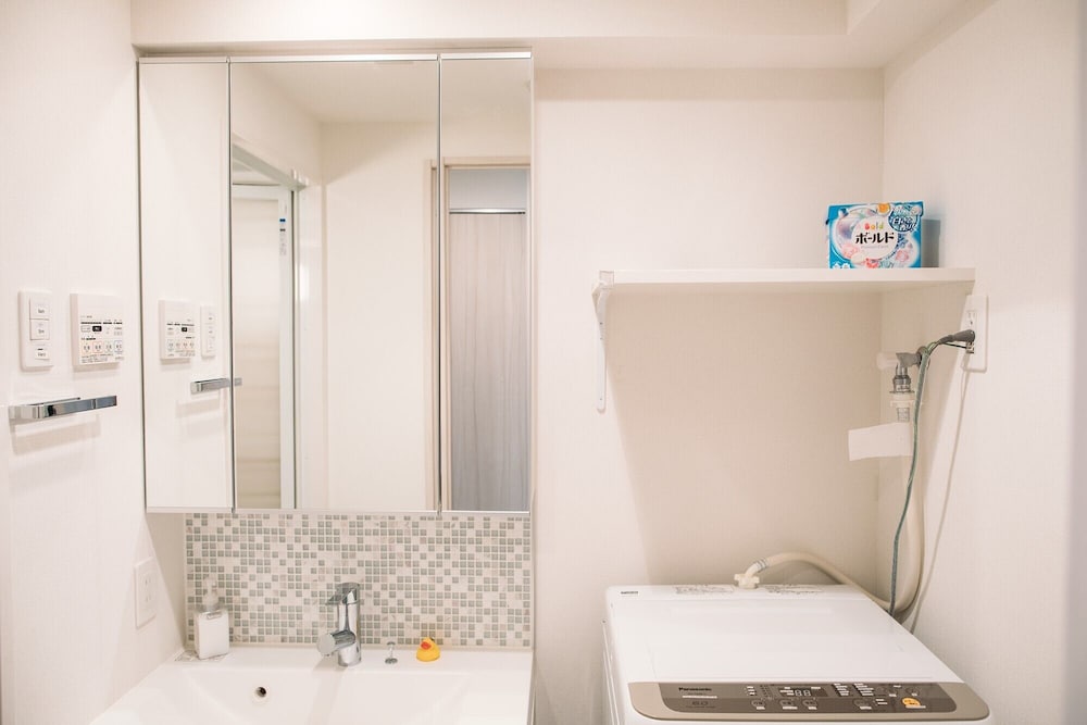 ダブルルーム ダブルベッド 1 台ソファーベッド付き 禁煙 バスルーム4 | Dash Living Nihonbashi