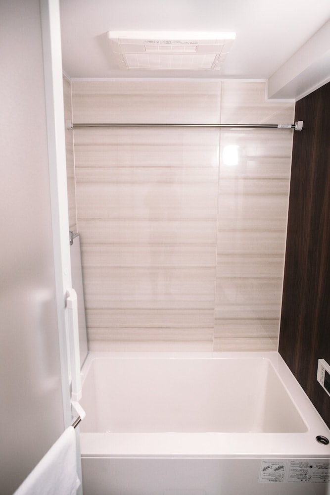 ダブルルーム ダブルベッド 1 台ソファーベッド付き 禁煙 バスルーム2 | Dash Living Nihonbashi