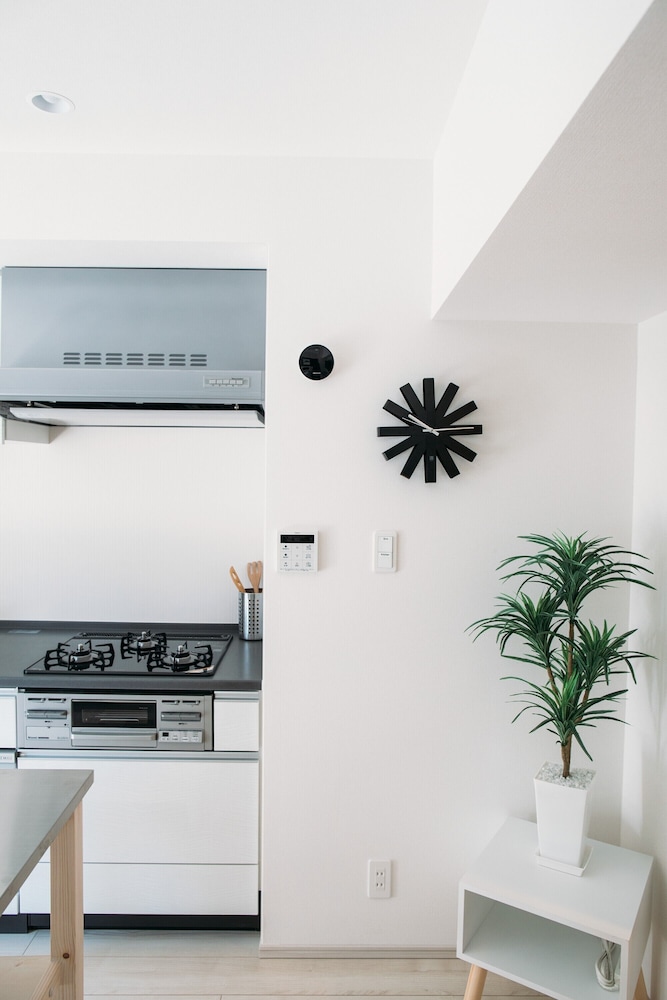 ダブルルーム ダブルベッド 1 台ソファーベッド付き 禁煙 専用キッチン1 | Dash Living Nihonbashi