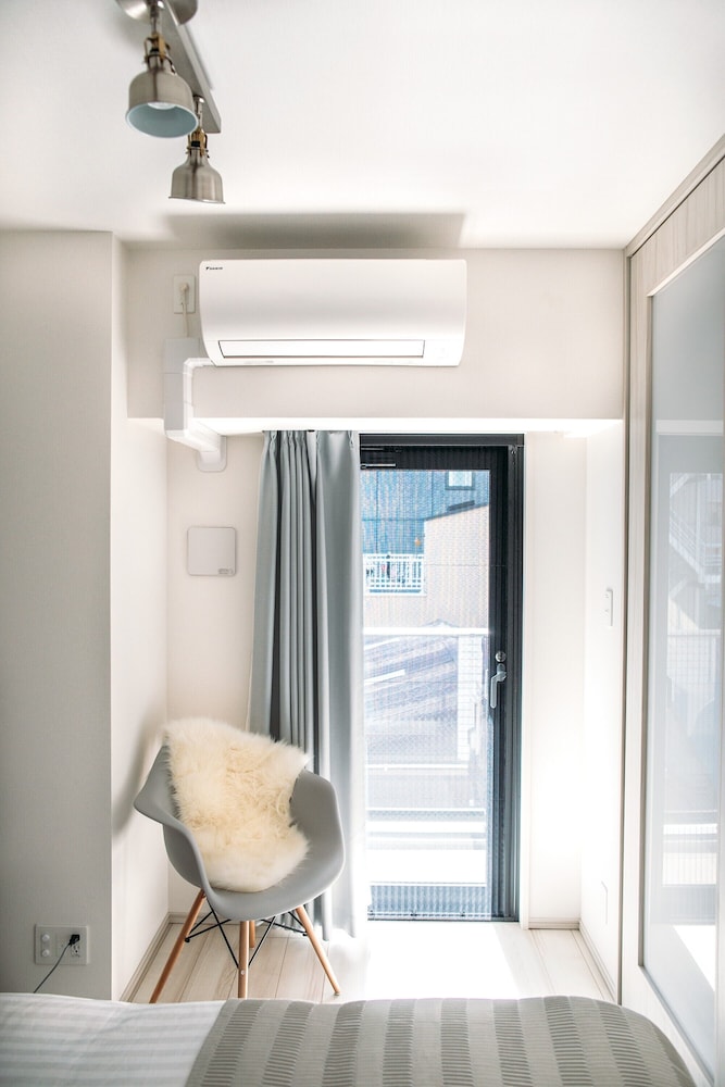 ダブルルーム ダブルベッド 1 台ソファーベッド付き 禁煙 客室1 | Dash Living Nihonbashi