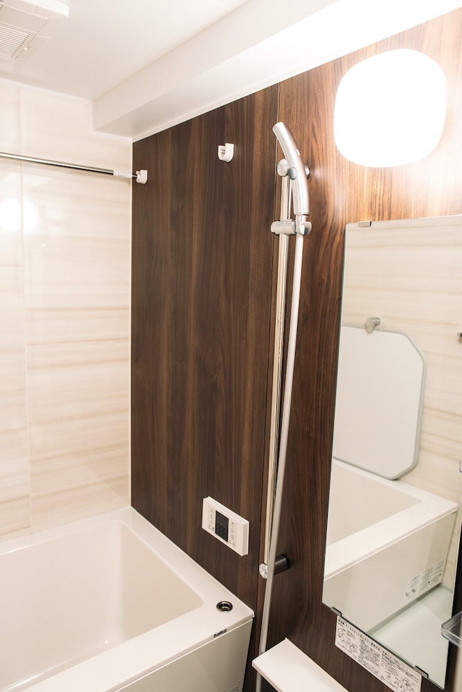 ダブルルーム ダブルベッド 1 台ソファーベッド付き 禁煙 バスルーム0 | Dash Living Nihonbashi