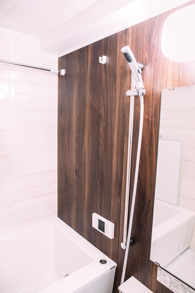 ダブルルーム 禁煙 バスルーム1 | Dash Living Nihonbashi