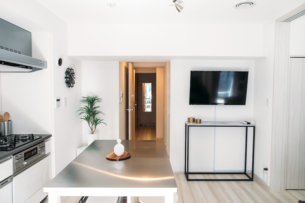 ダブルルーム ダブルベッド 1 台ソファーベッド付き 禁煙 専用キッチン2 | Dash Living Nihonbashi