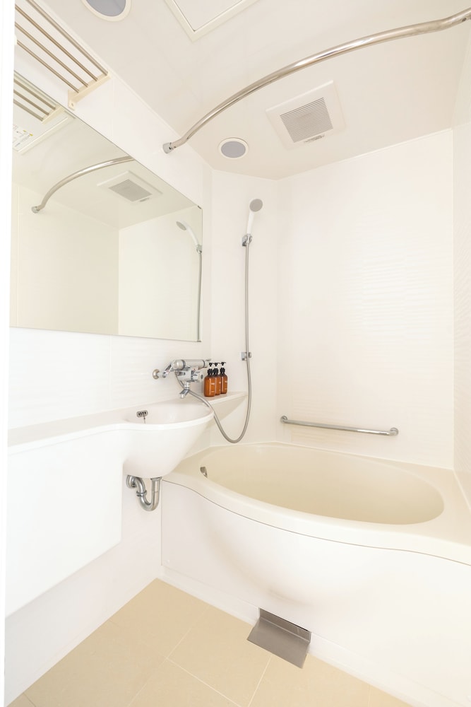 デラックス ダブルルーム 禁煙 バスルーム0 | Dash Living Gojo