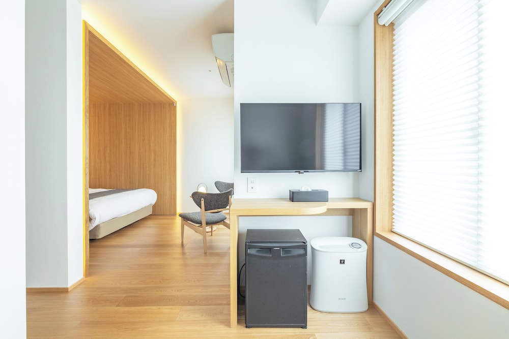 デラックス ダブルルーム 禁煙 客室の設備とサービス1 | Dash Living Gojo