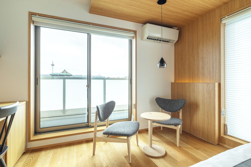 プレミア ダブルルーム 禁煙 バルコニー1 | Dash Living Gojo