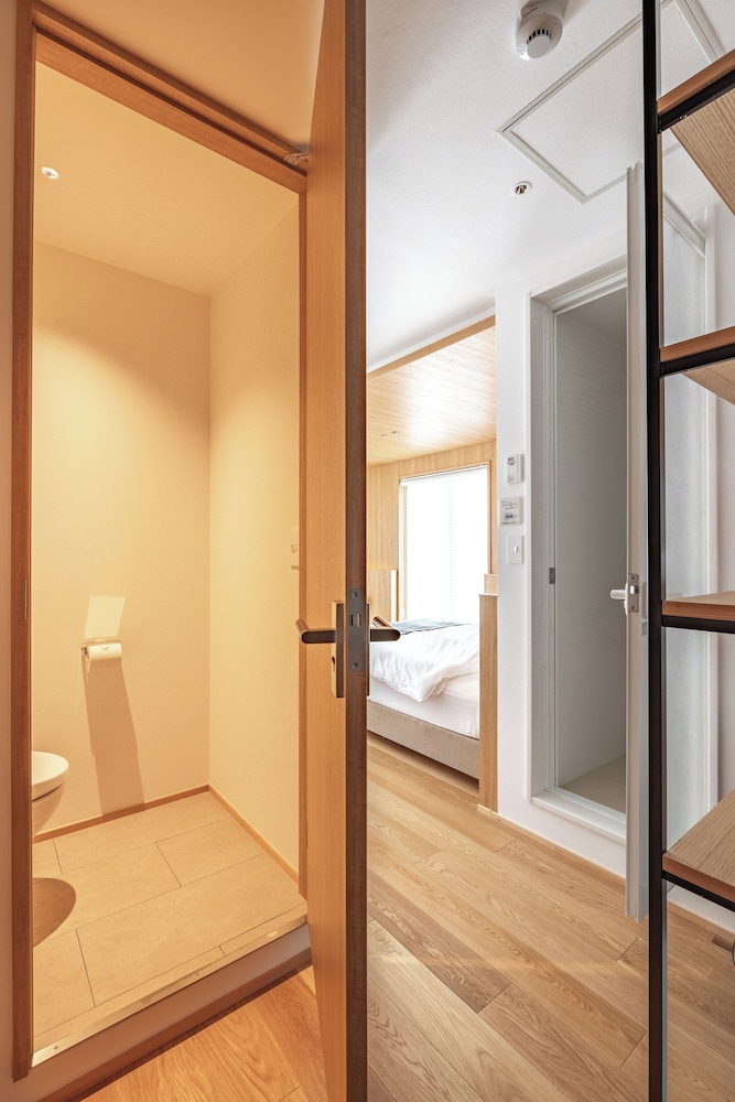 プレミア ダブルルーム 禁煙 客室1 | Dash Living Gojo