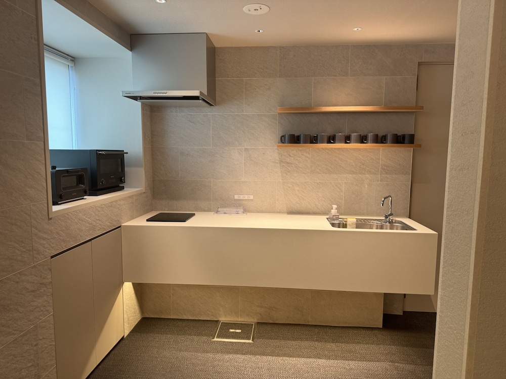 共用キッチン設備1 | Dash Living Gojo