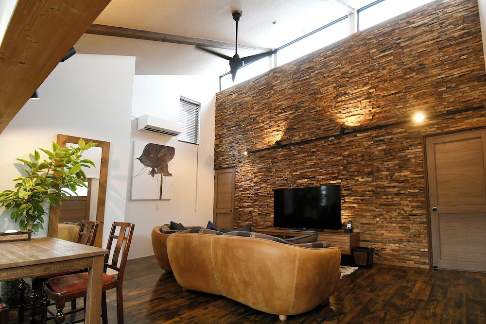 シティ ヴィラ 客室内のダイニングエリア0 | Villa 石の蔵 Hotel
