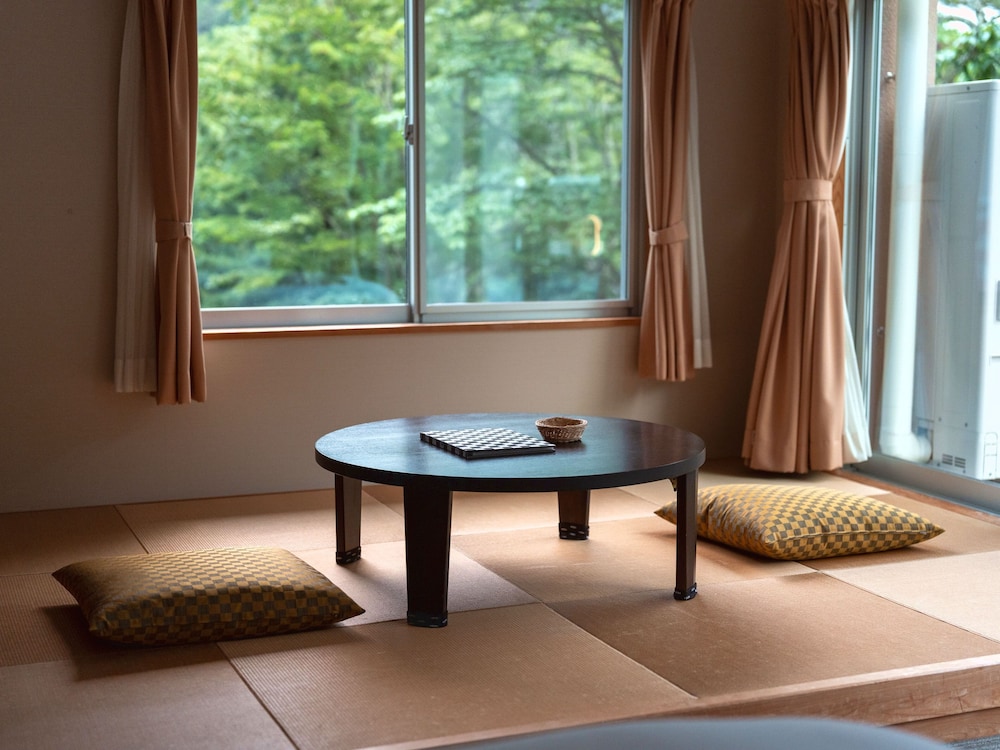 禁煙 和室 (Wi-Fi完備/トイレ付バス無し) 客室3 | 足尾の宿かじか