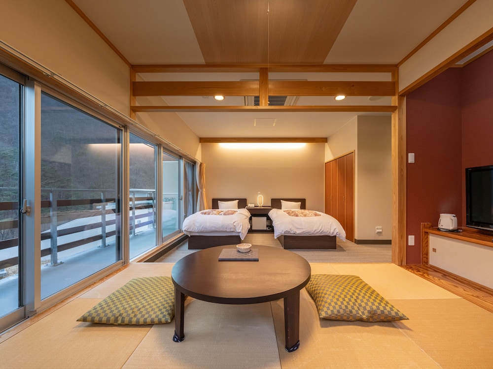 禁煙 和洋室 (Wi-Fi完備/トイレ付バス無し) 客室2 | 足尾の宿かじか