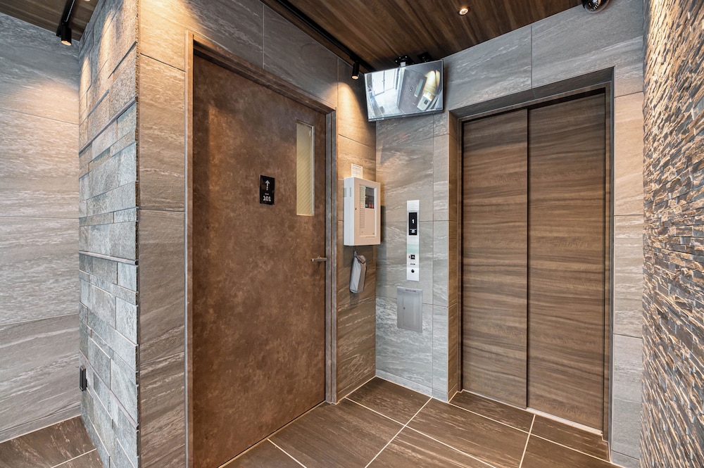 フロント1 | アクシオンホテル天神