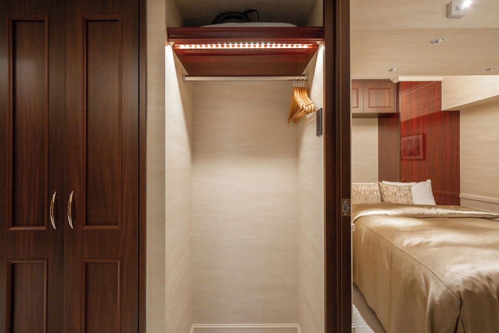 スタンダード アパートメント 1 ベッドルーム 客室清掃なし 客室7 | ロイズ博多