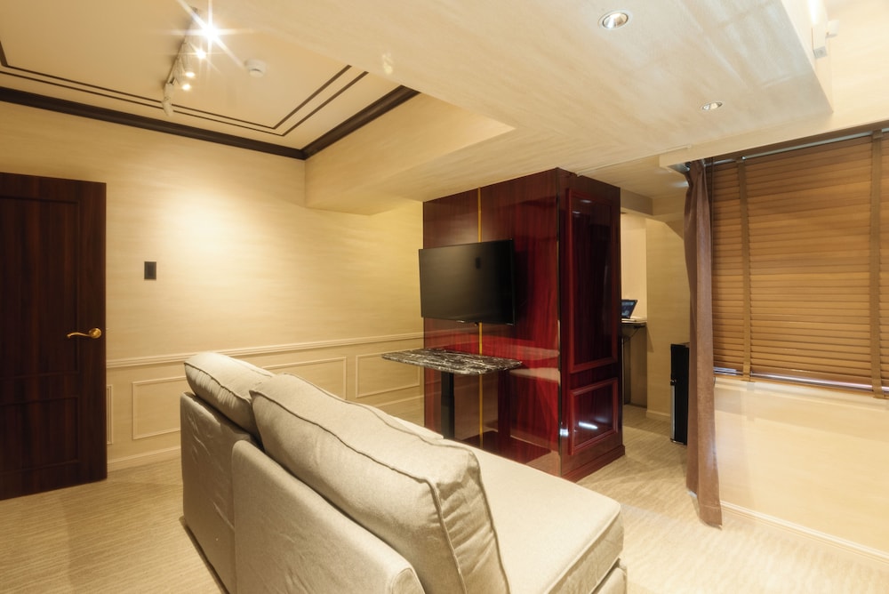 プレミアム ルーム 禁煙 リバービュー リビング エリア5 | ロイズ博多