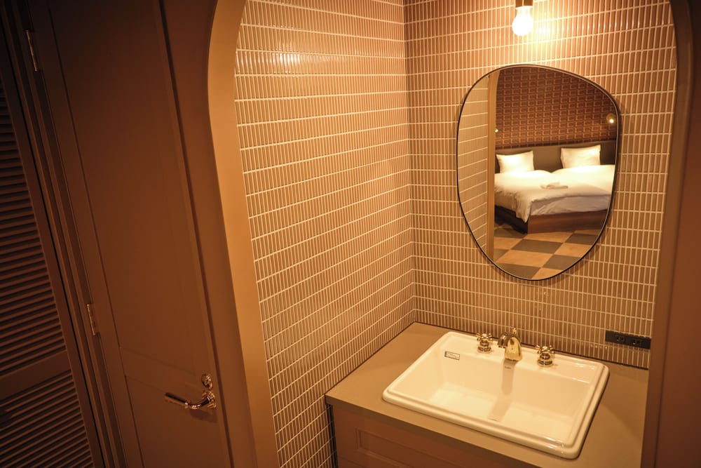デラックス スイート 1 ベッドルーム 禁煙 バルコニー 客室5 | Q-ROOMS. HARAJUKU