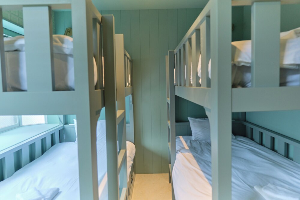 ファミリー スイート ベッド (複数台) 禁煙 バルコニー 客室3 | Q-ROOMS. HARAJUKU