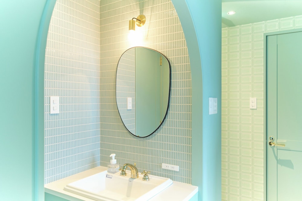 ファミリー スイート ベッド (複数台) 禁煙 バルコニー バスルーム1 | Q-ROOMS. HARAJUKU