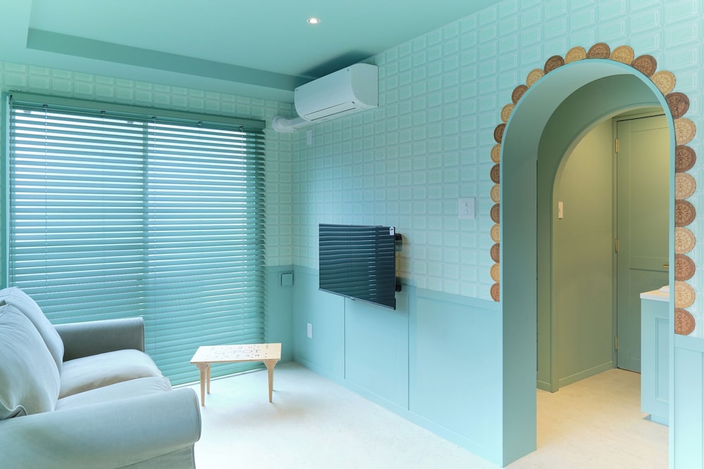 ファミリー スイート ベッド (複数台) 禁煙 バルコニー リビング エリア1 | Q-ROOMS. HARAJUKU