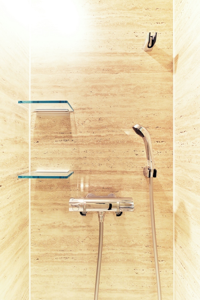 デザイン スイート 1 ベッドルーム 禁煙 バルコニー バスルーム4 | Q-ROOMS. HARAJUKU